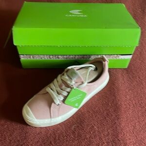 Cariuma canvas shoes. Women’s size 8. Or men’s size 6.5.